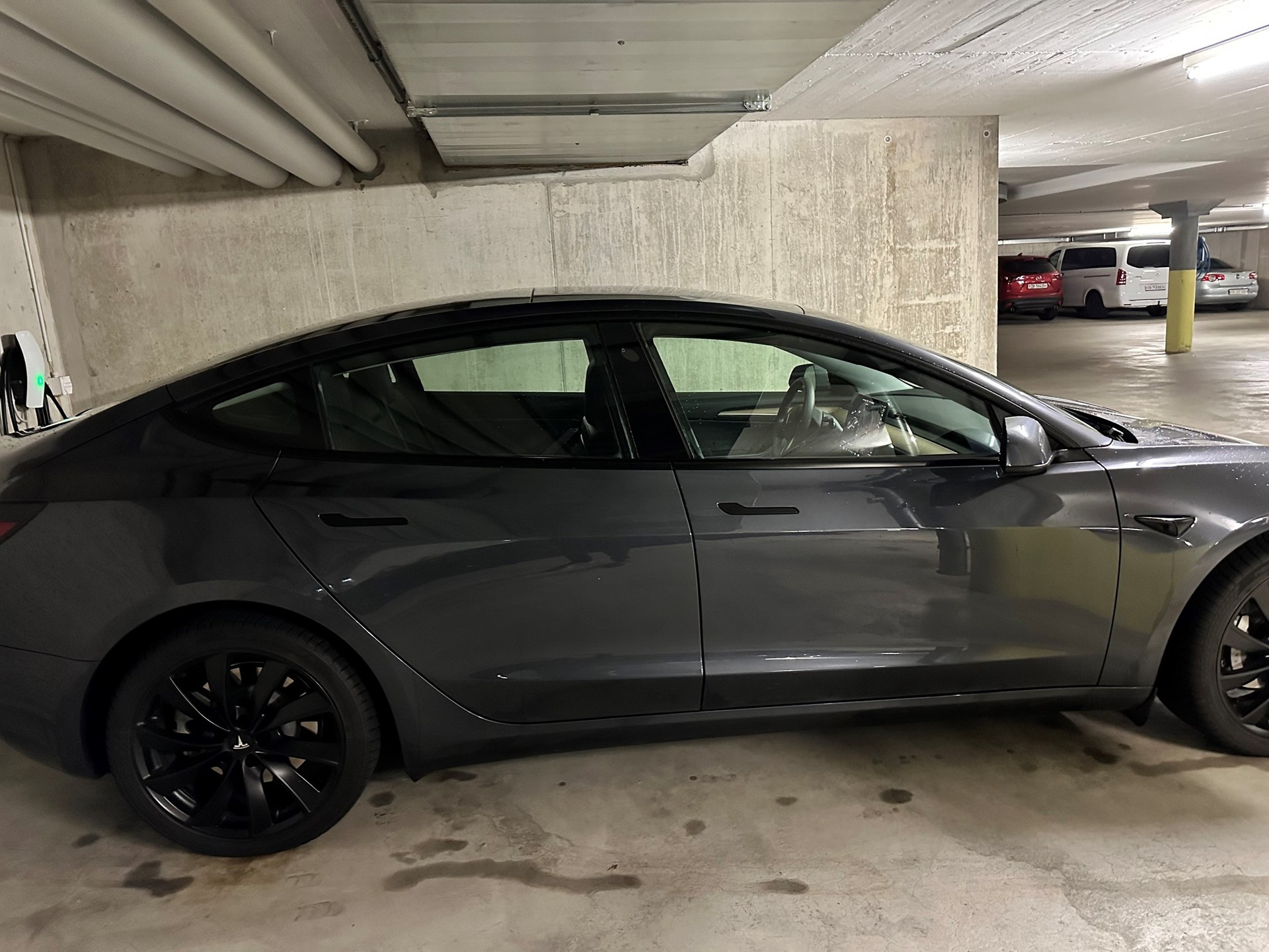 TESLA Model 3-image-1