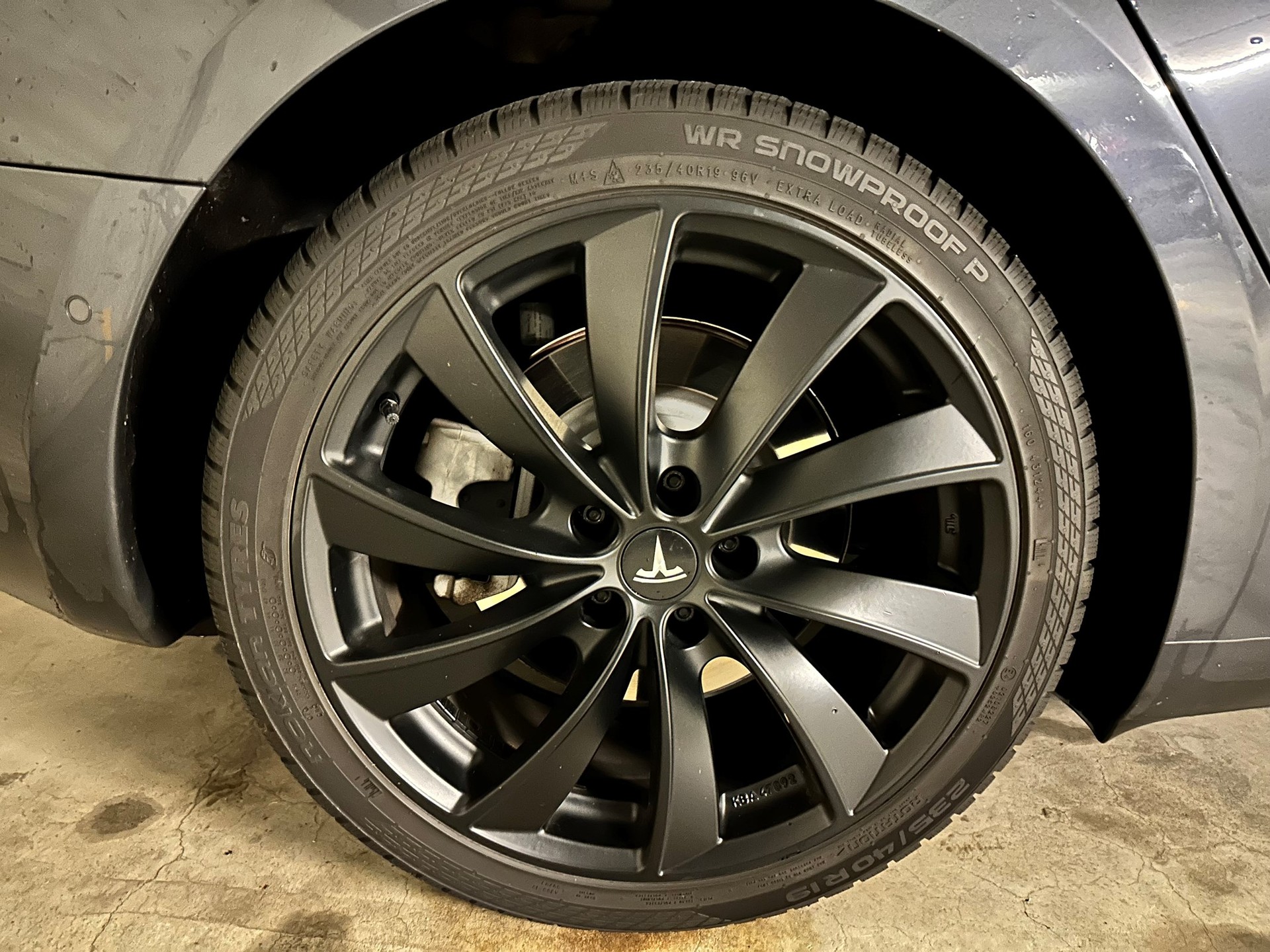 TESLA Model 3-image-5