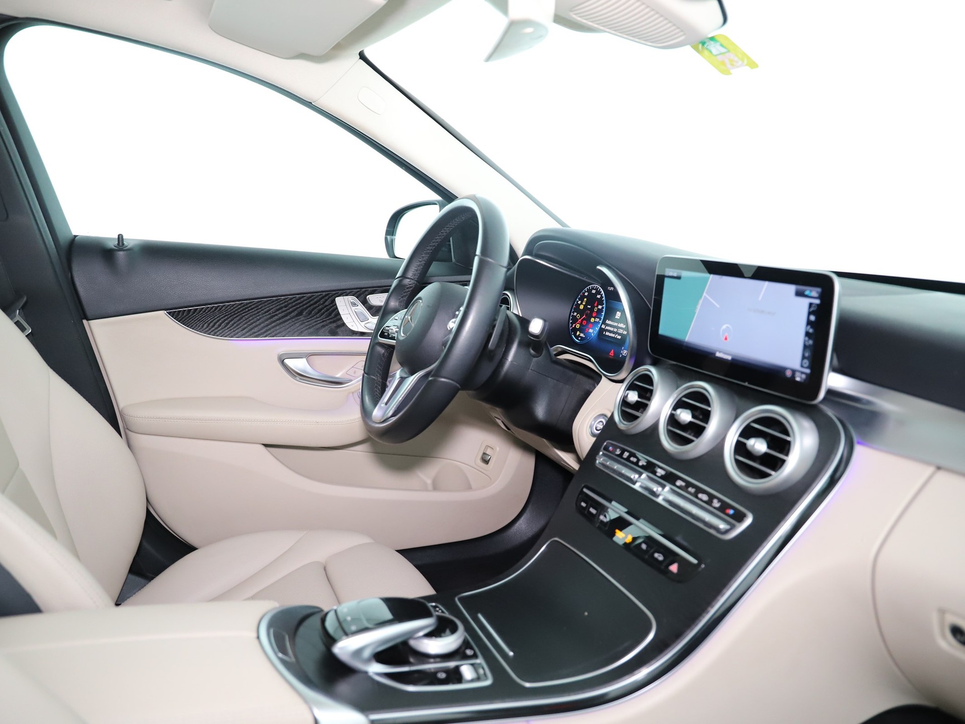 MERCEDES-BENZ C 220 d Swiss Star AMG Line 4Matic 9G-Tronic-image-10
