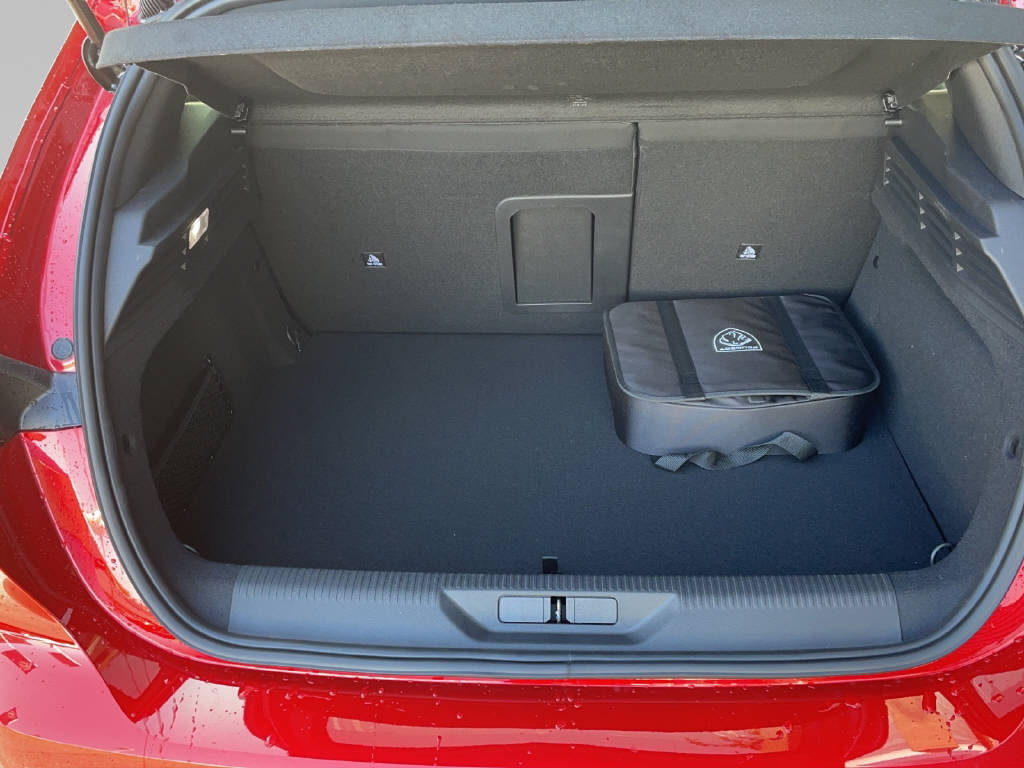 PEUGEOT 308 1.6 PHEV 180 GT-image-8