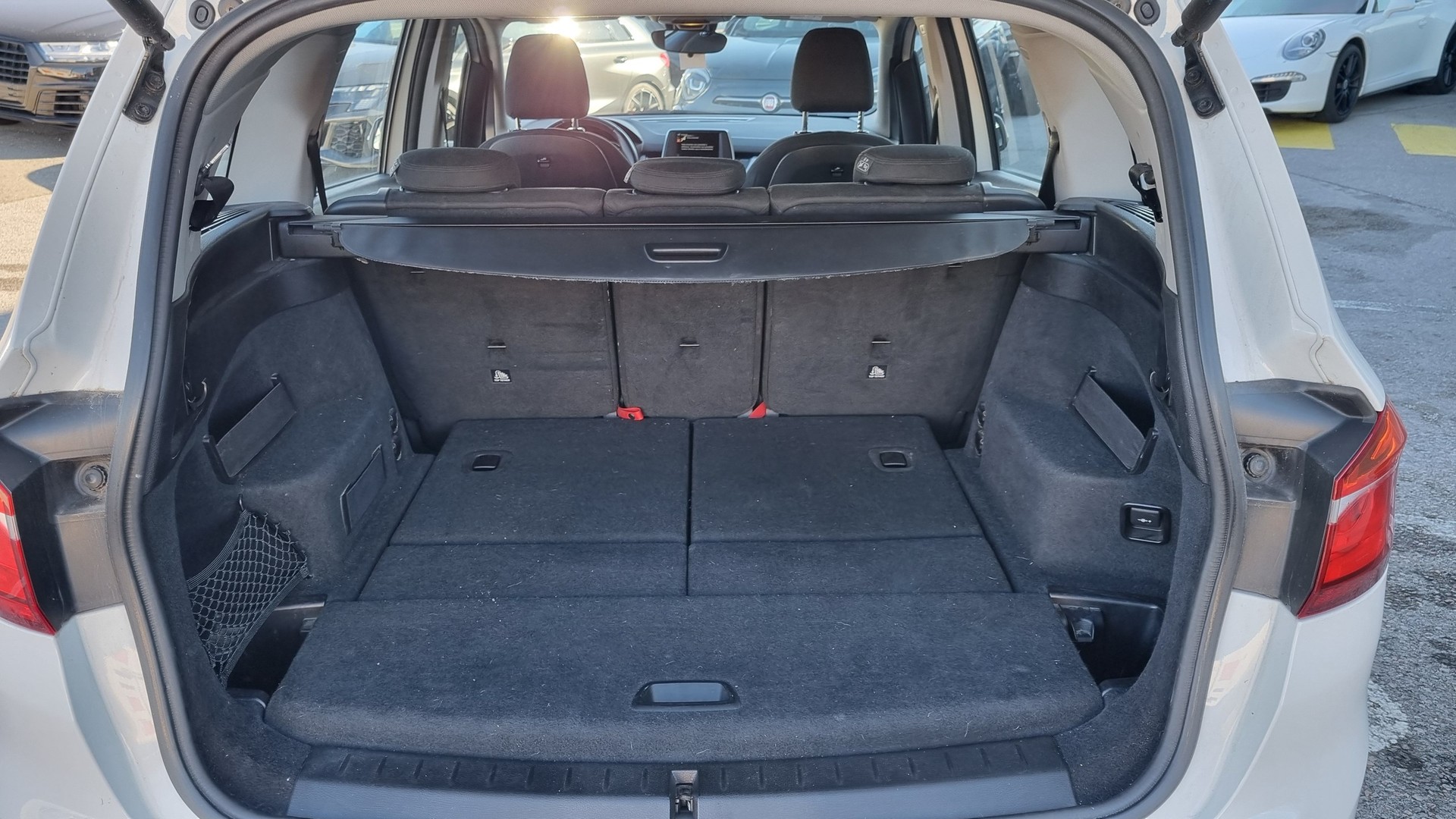 BMW 218d Gran Tourer-image-9