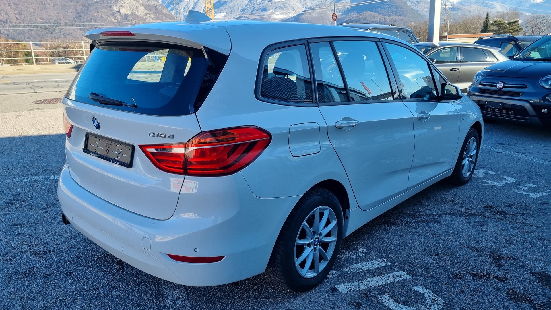 BMW 218d Gran Tourer-image-4