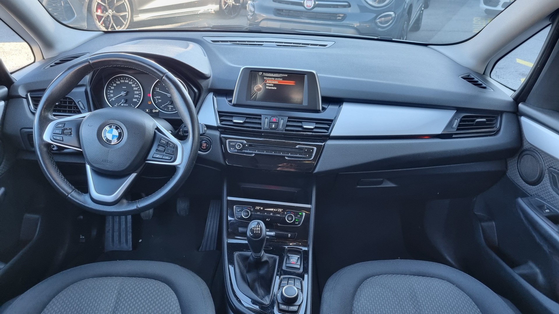 BMW 218d Gran Tourer-image-6