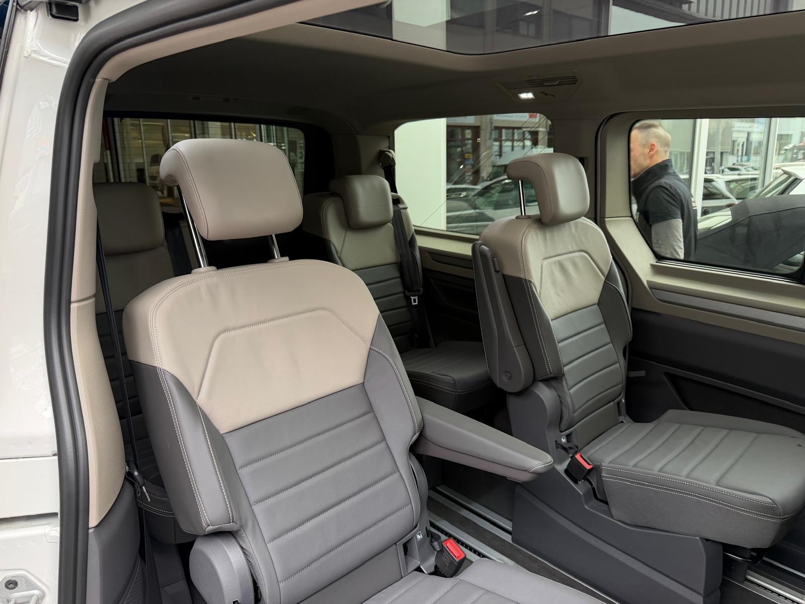 VW Multivan 1.4 eHybrid Life Edition DSG Lang-image-2