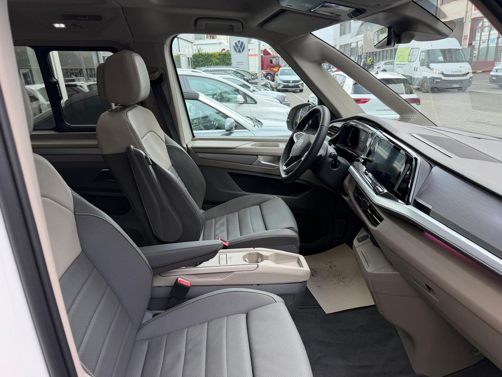 VW Multivan 1.4 eHybrid Life Edition DSG Lang-image-10