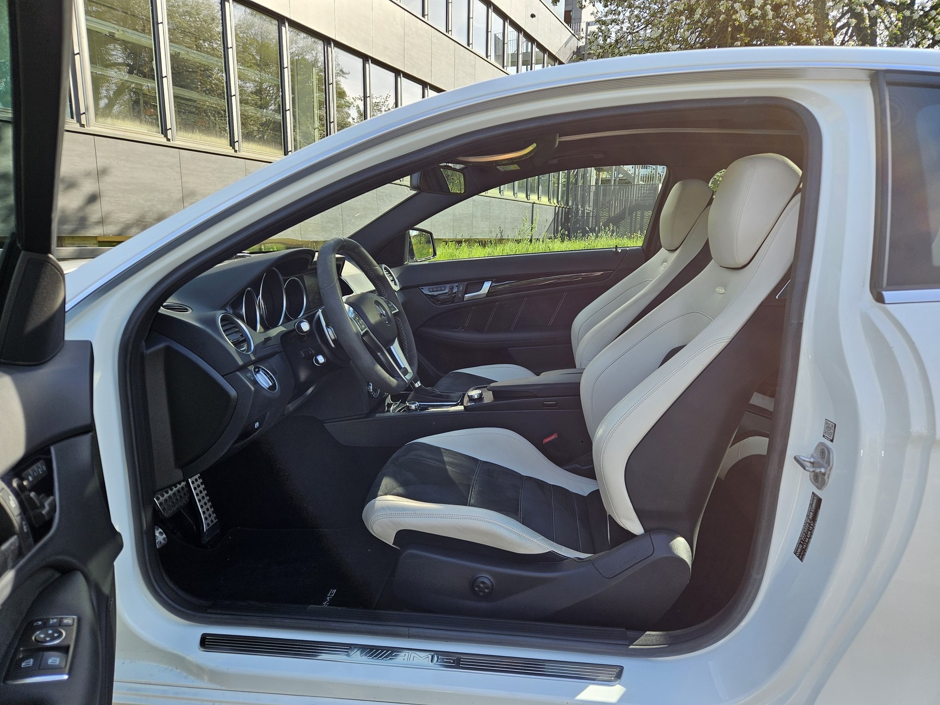 MERCEDES-BENZ C 63 Coupé AMG Edition 507 Speedshift MCT-image-8
