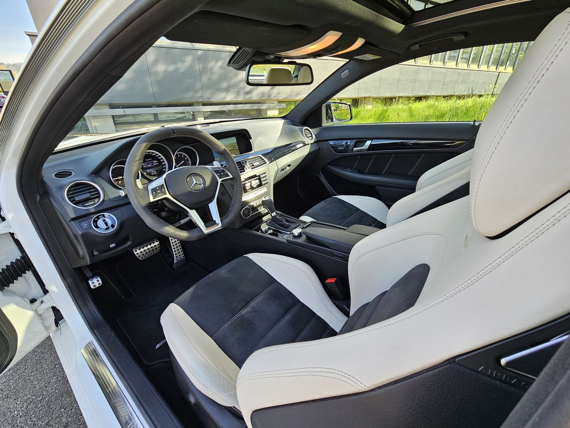 MERCEDES-BENZ C 63 Coupé AMG Edition 507 Speedshift MCT-image-10