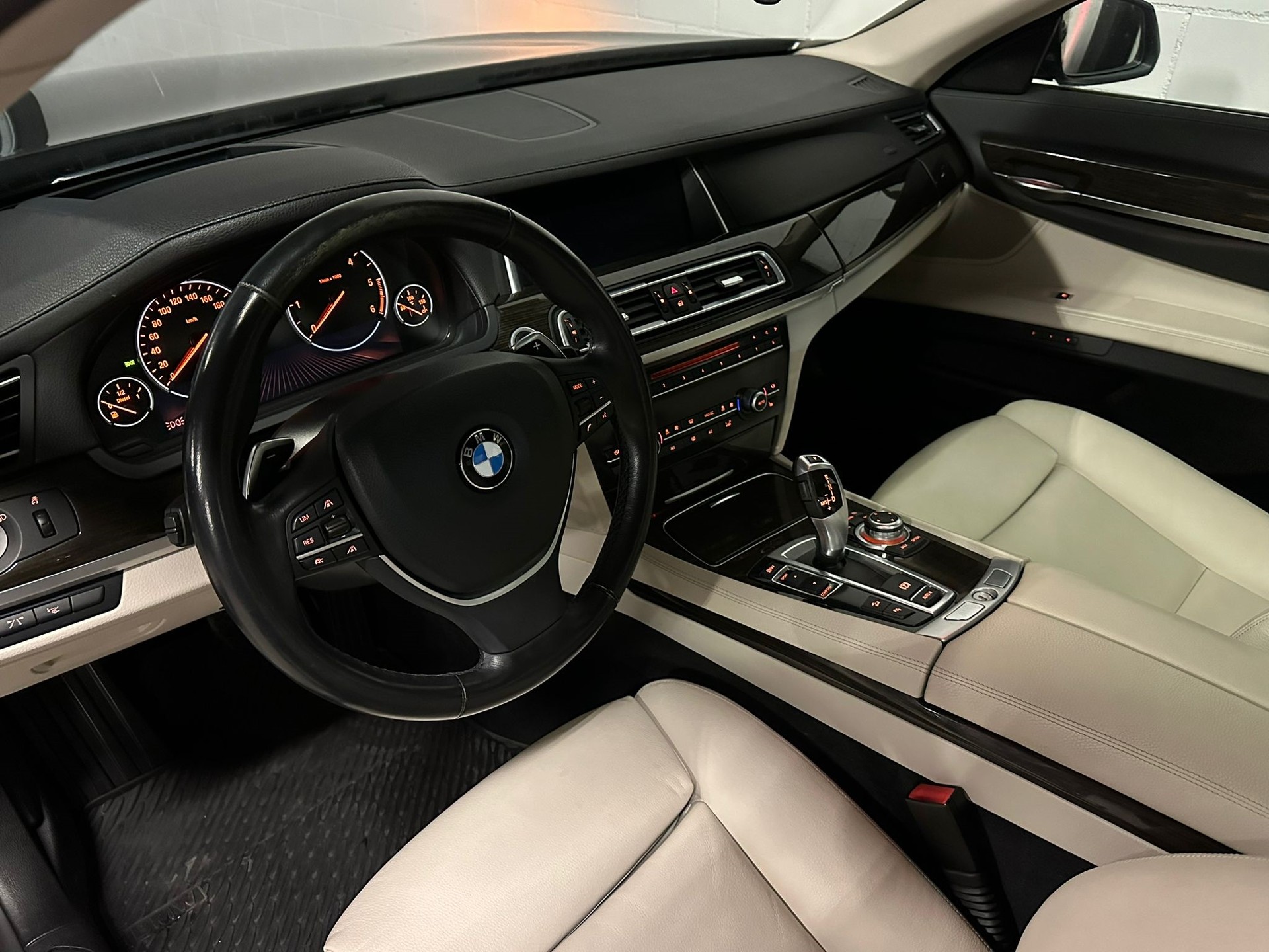 BMW 730d xDrive Facelift-image-4