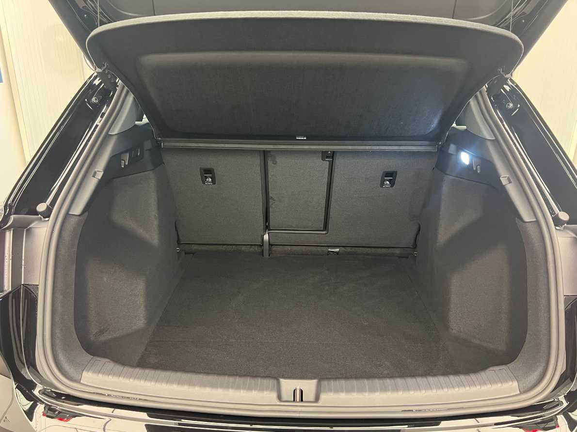 AUDI Q4 e-tron 55 quattro-image-19