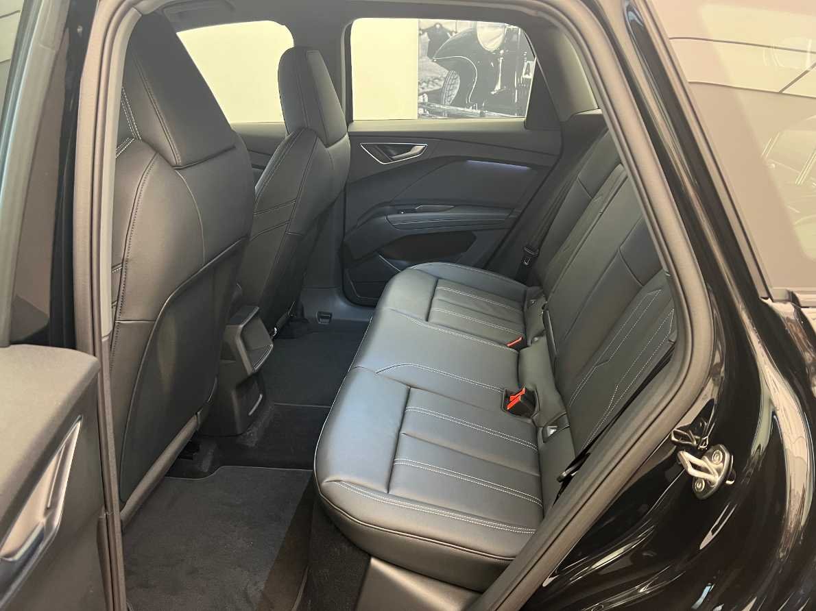 AUDI Q4 e-tron 55 quattro-image-17