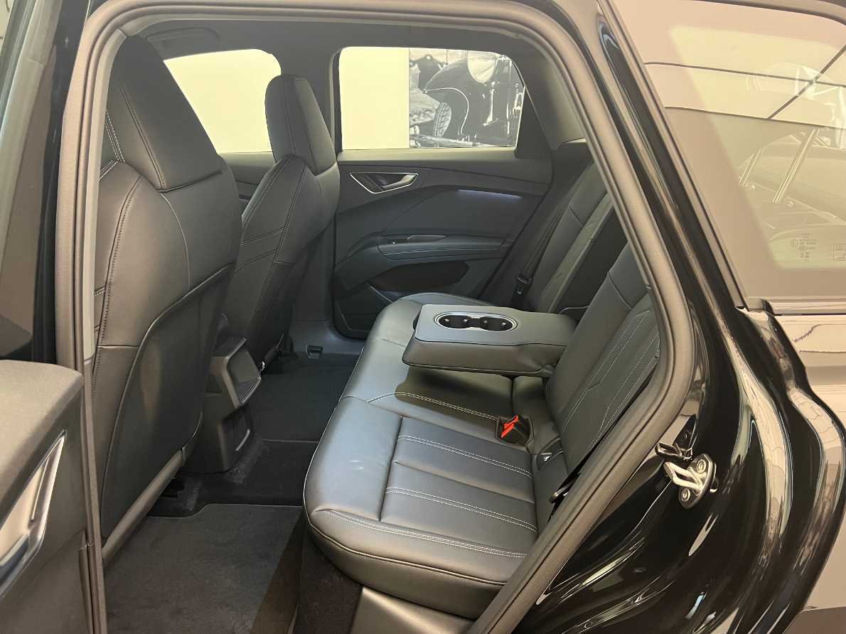 AUDI Q4 e-tron 55 quattro-image-18