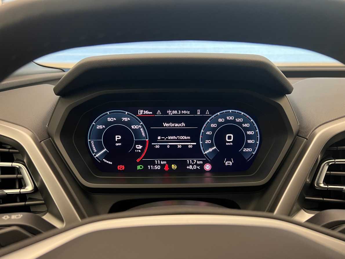 AUDI Q4 e-tron 55 quattro-image-8