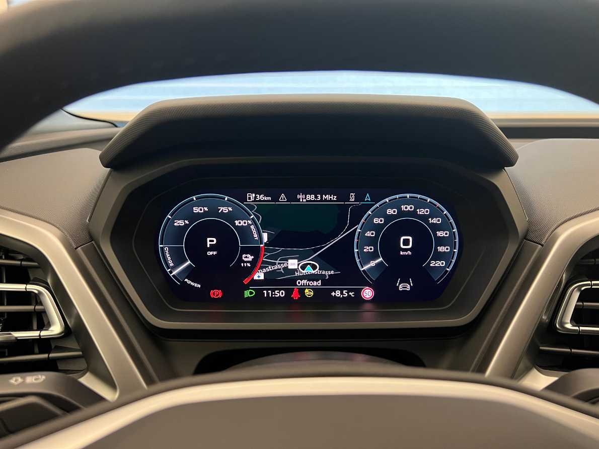 AUDI Q4 e-tron 55 quattro-image-9