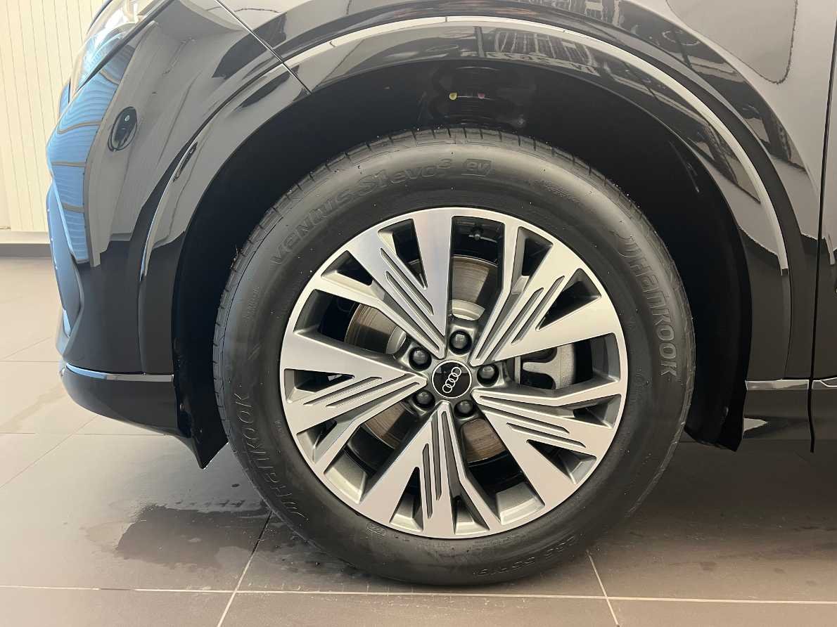 AUDI Q4 e-tron 55 quattro-image-2
