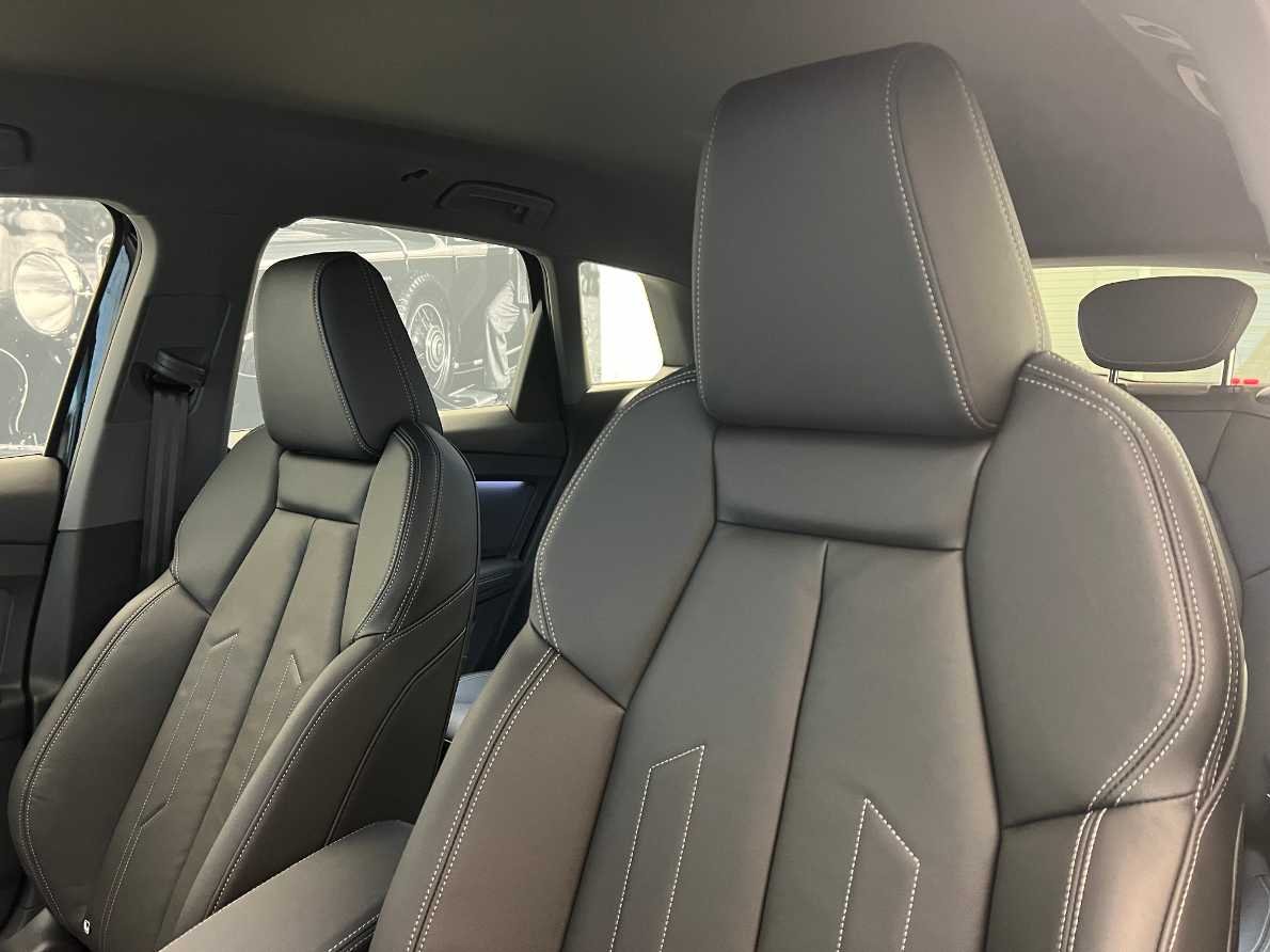 AUDI Q4 e-tron 55 quattro-image-5