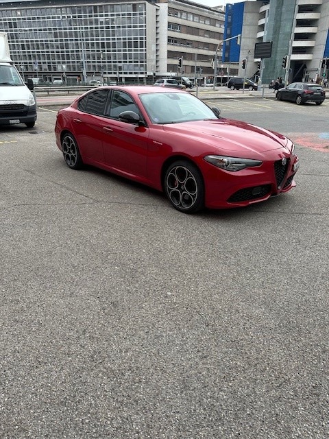 ALFA ROMEO Giulia 2.0 Veloce Q4 Automatic-image-2