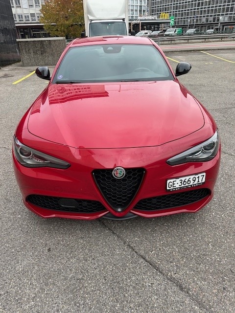 ALFA ROMEO Giulia 2.0 Veloce Q4 Automatic-image-1