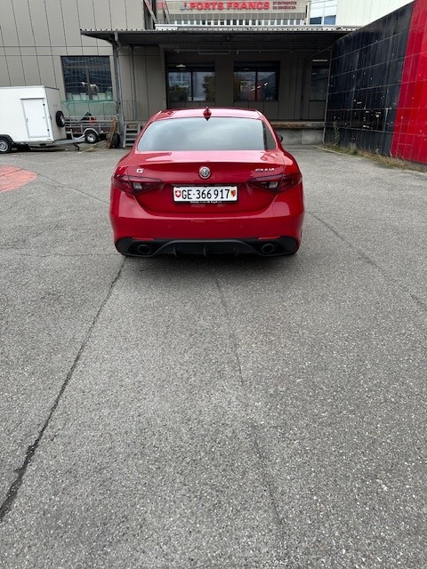 ALFA ROMEO Giulia 2.0 Veloce Q4 Automatic-image-4
