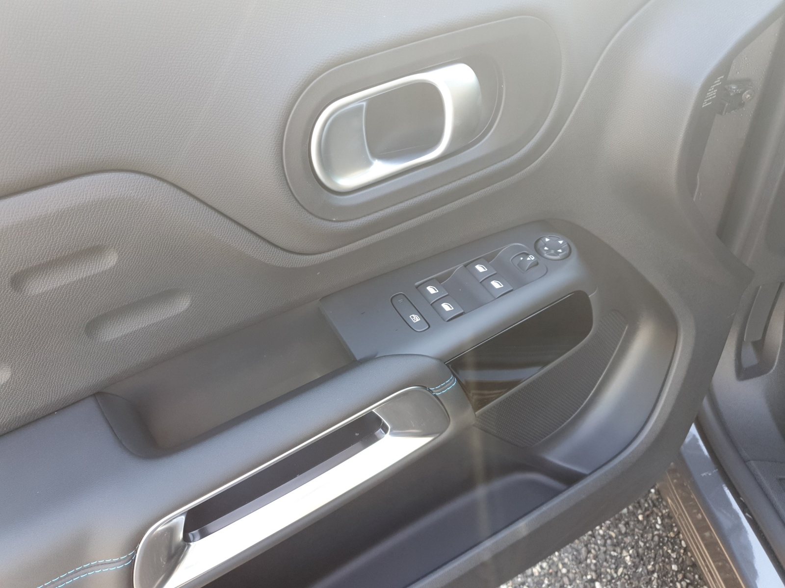 CITROEN C5 Aircross 1.6 Plug-in Hybrid Swiss Edition-image-10