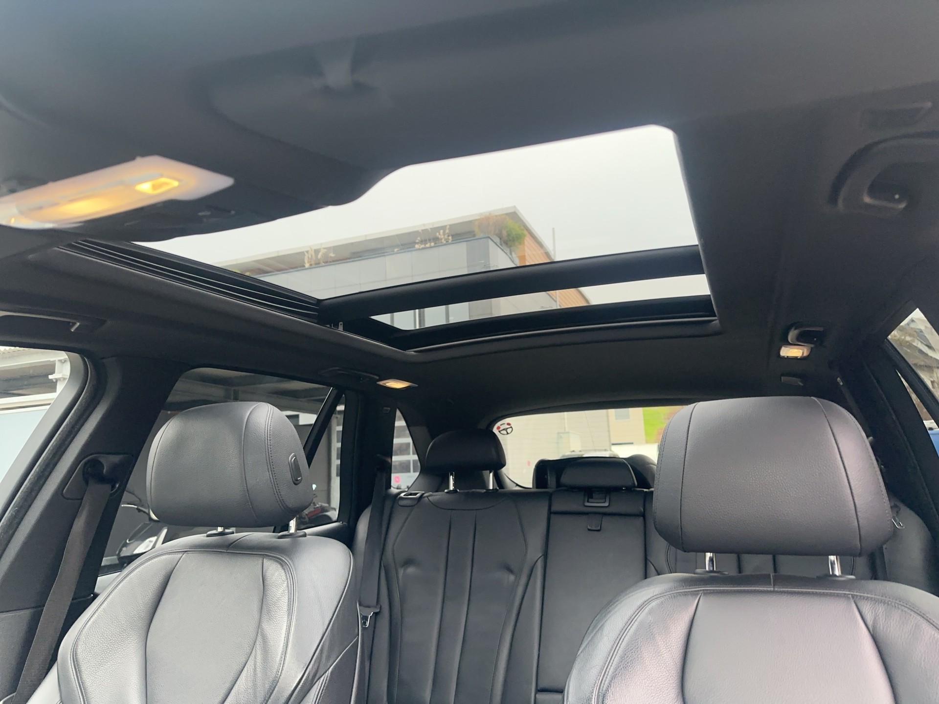 BMW X5 xDrive M50d Steptronic-image-13