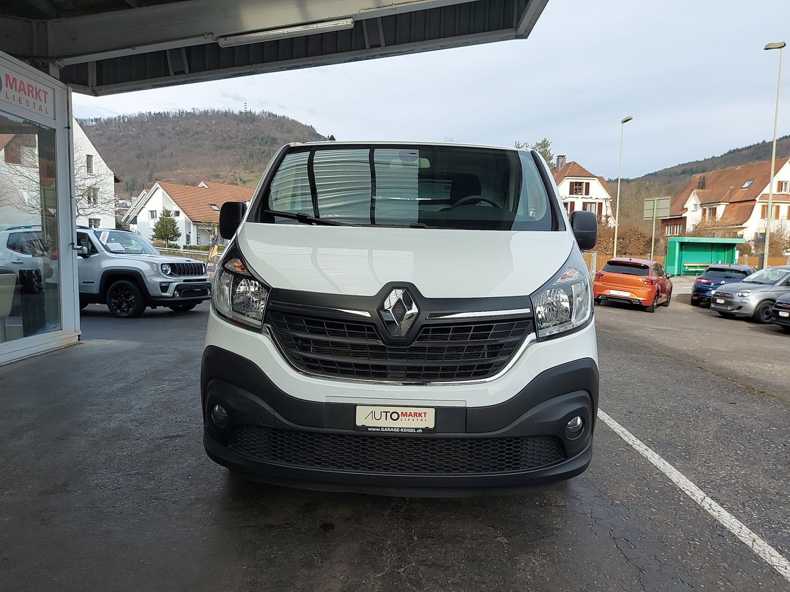 RENAULT Trafic 2.0 ENERGY dCi145 3.0t Business L1H1-image-5