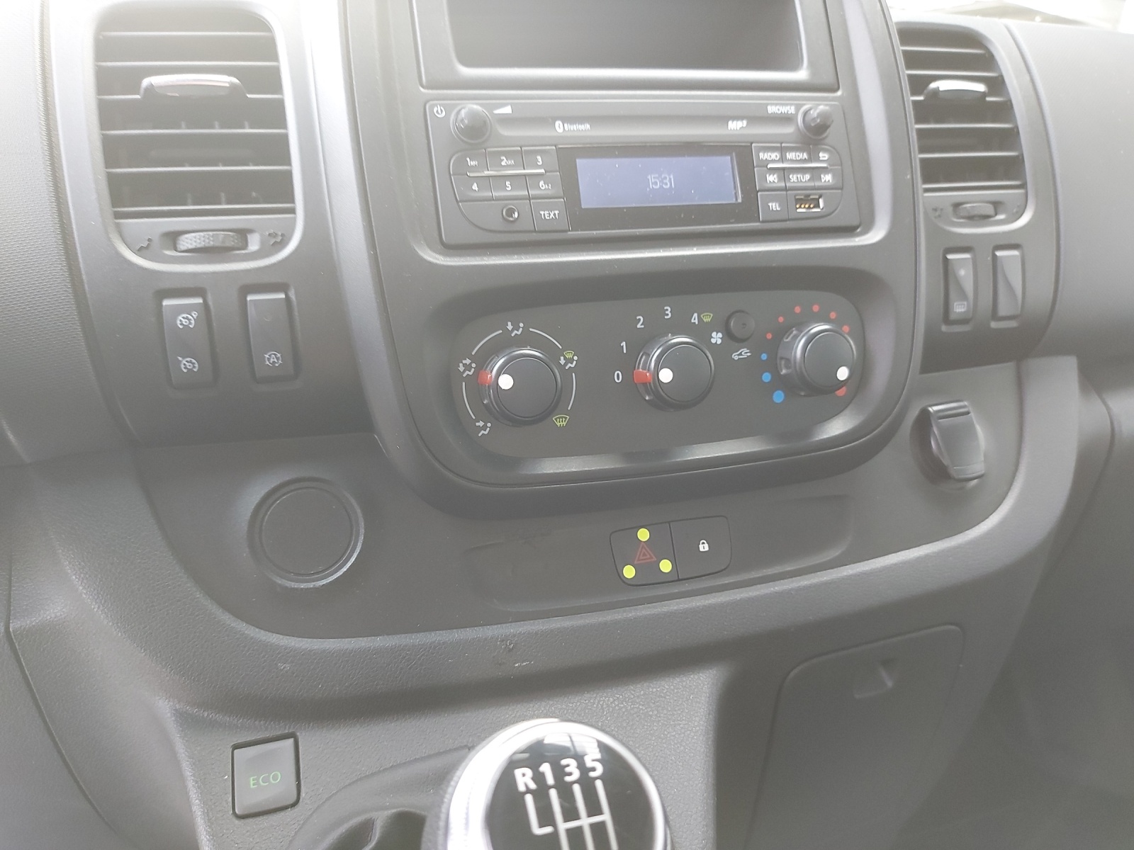 RENAULT Trafic 2.0 ENERGY dCi145 3.0t Business L1H1-image-11