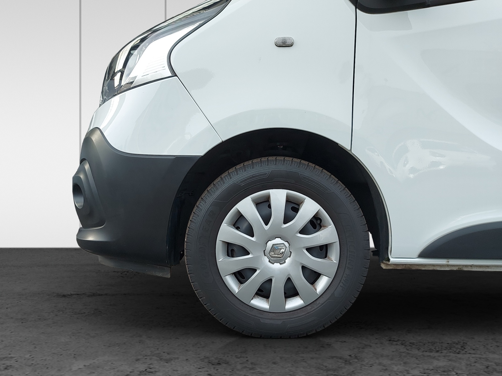 RENAULT Trafic 2.0 ENERGY dCi145 3.0t Business L1H1-image-6