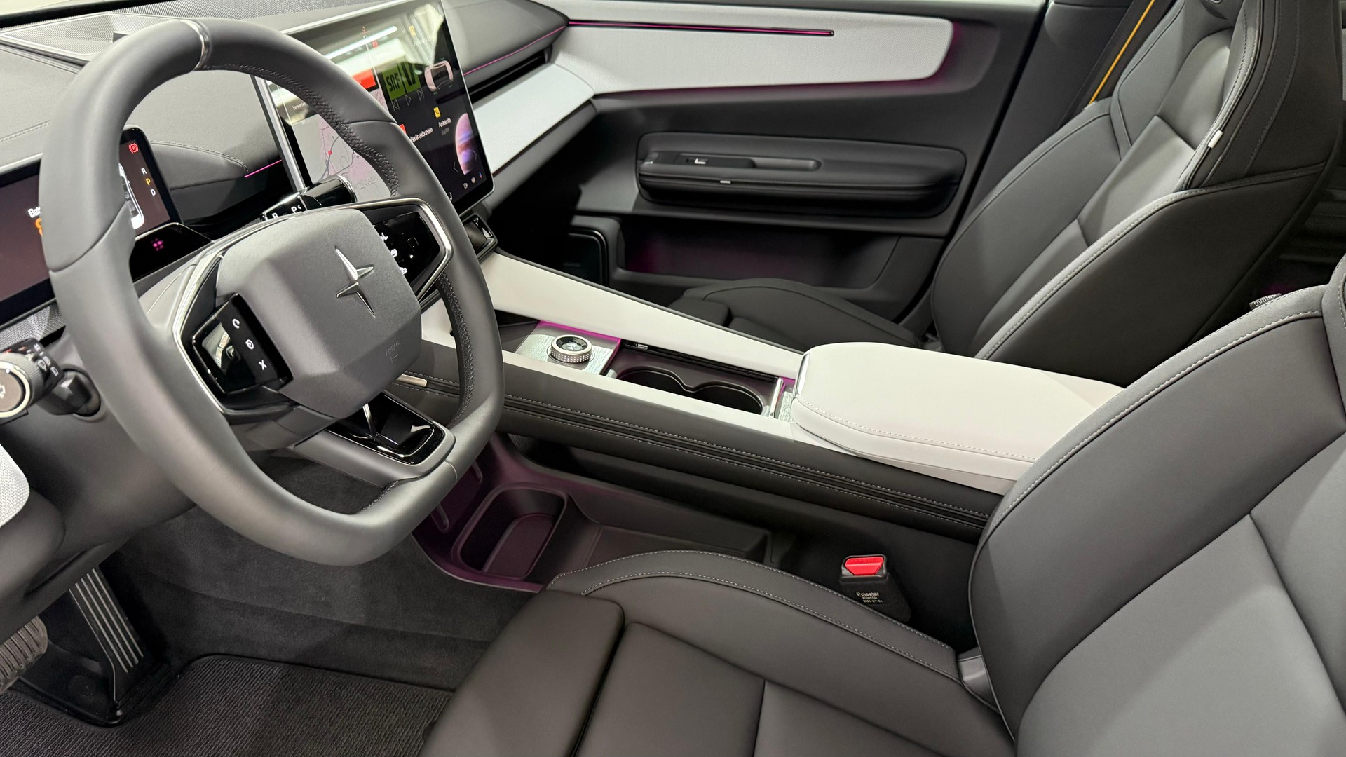 POLESTAR 4 Long Range Dual Motor-image-3