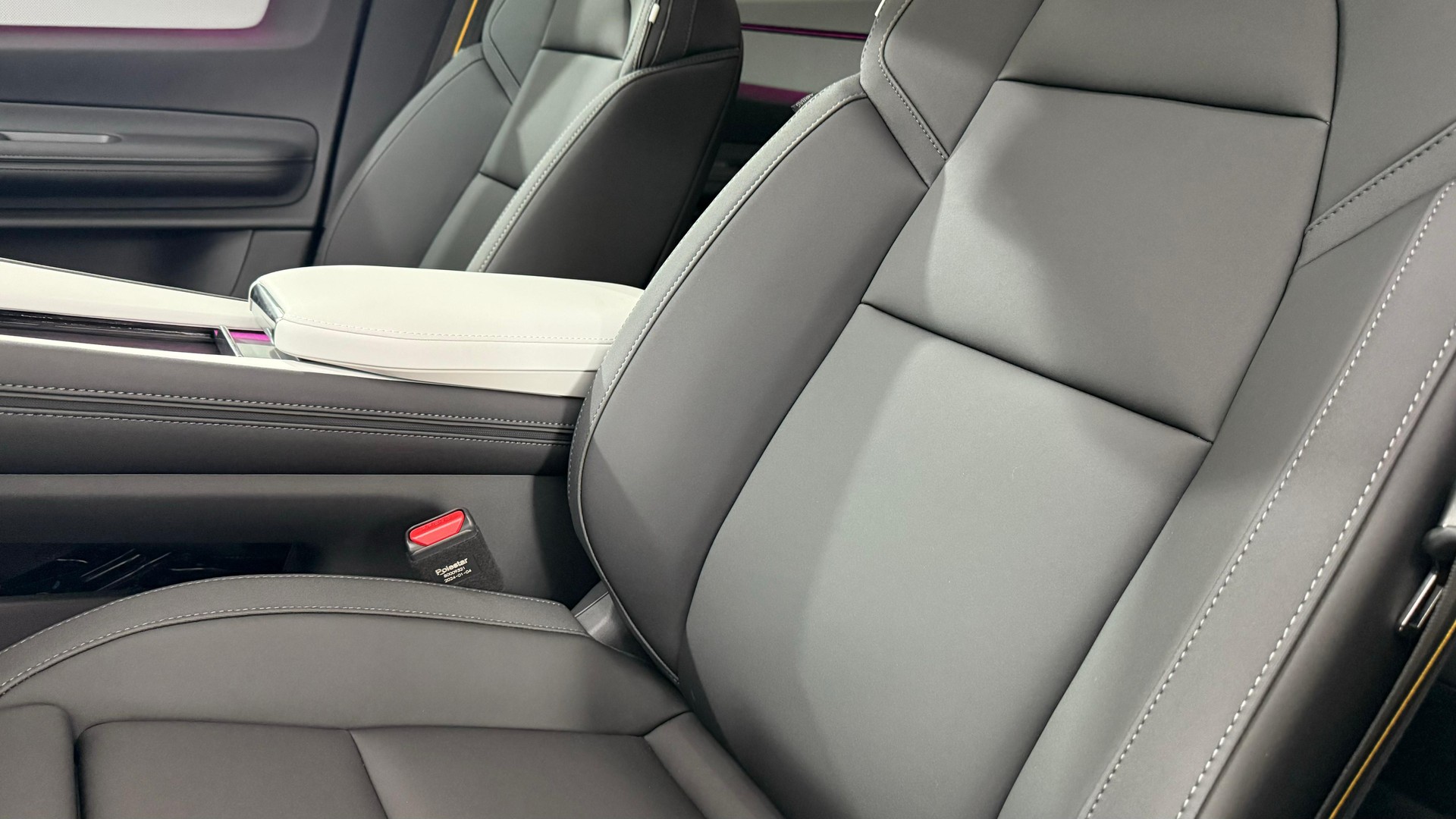 POLESTAR 4 Long Range Dual Motor-image-12