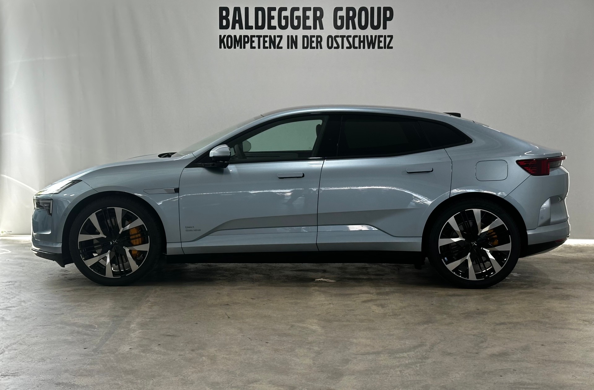 POLESTAR 4 Long Range Dual Motor-image-1