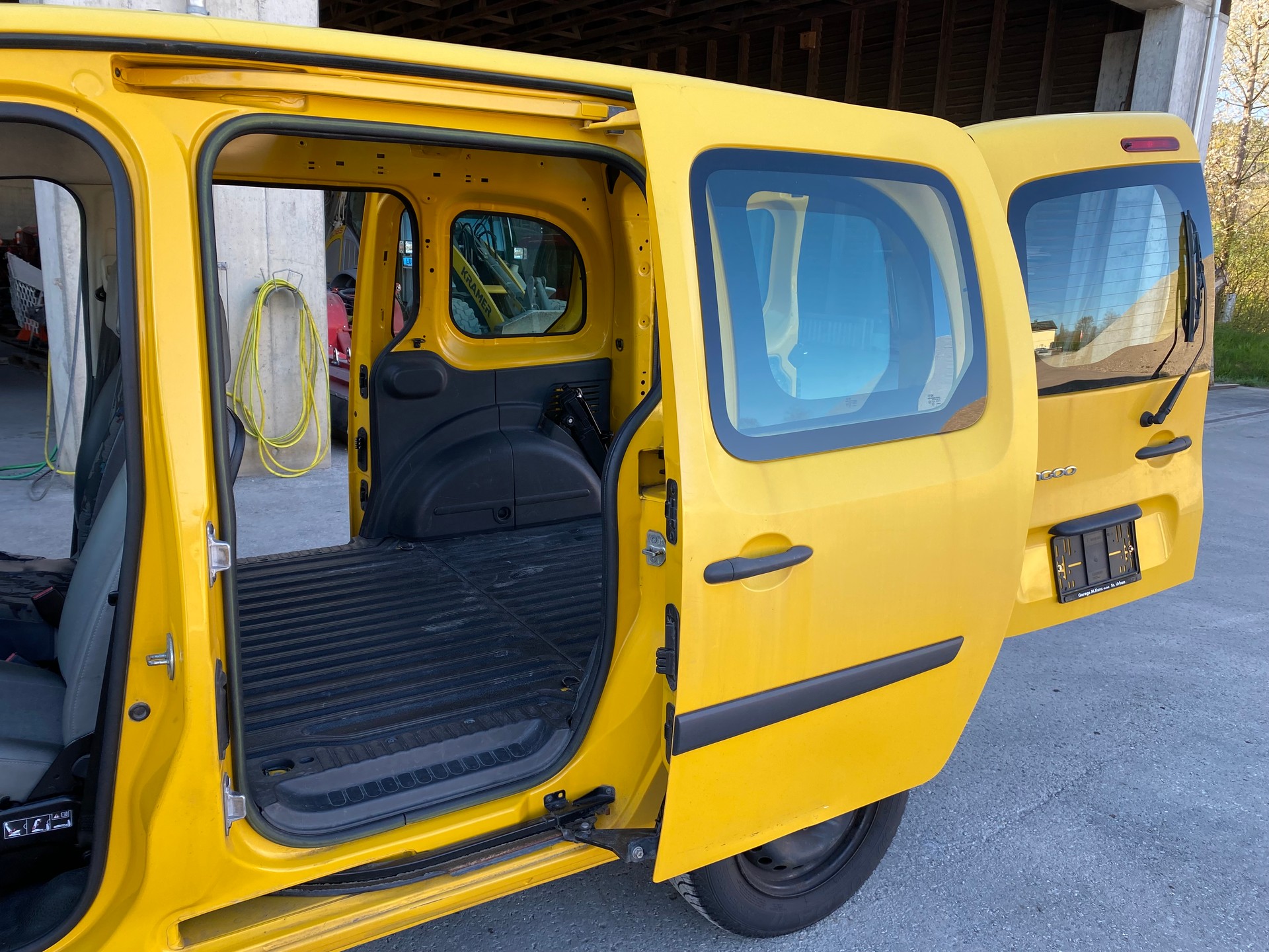 RENAULT Kangoo Medium 1.6 105 Business A-image-7