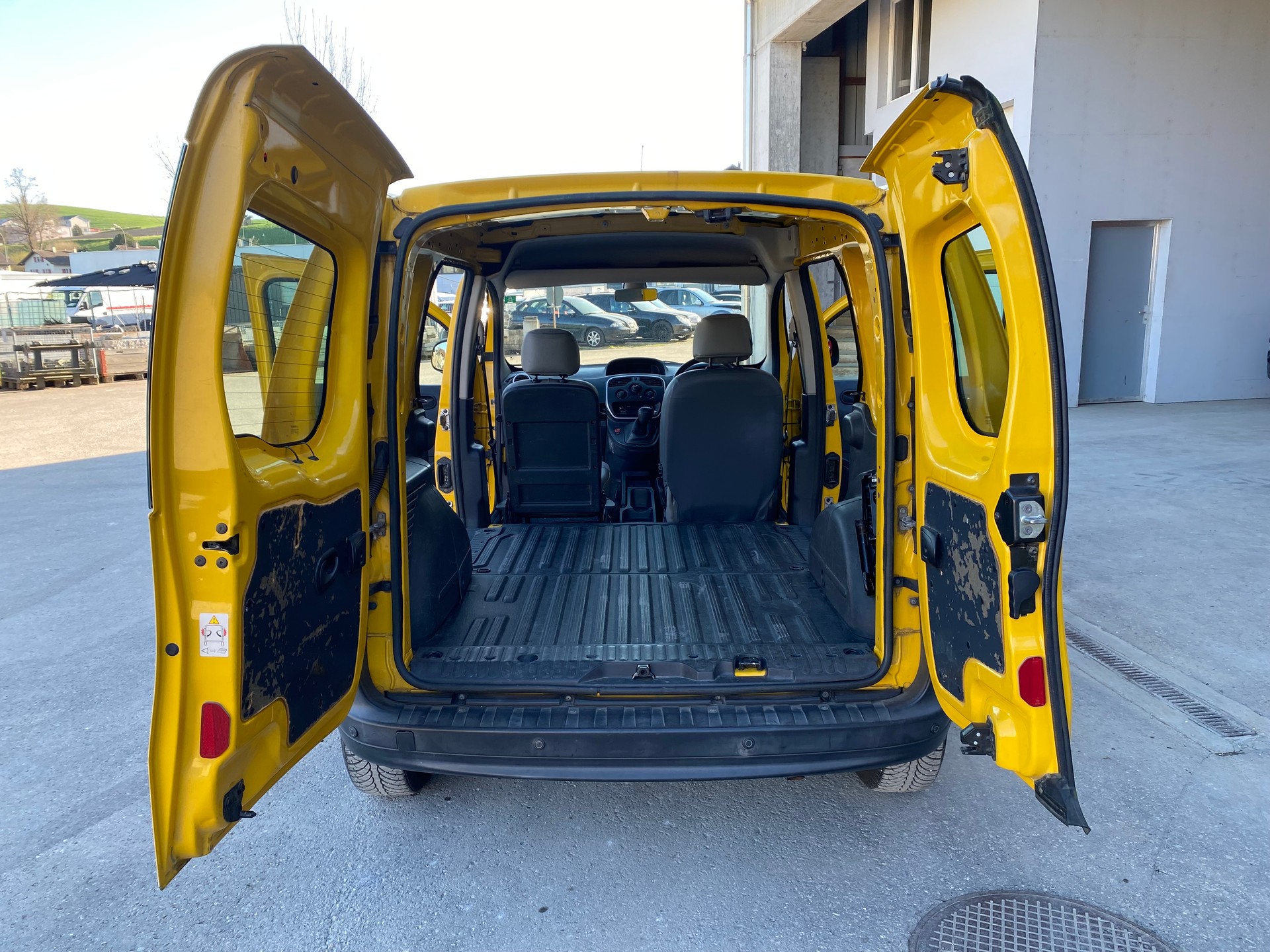 RENAULT Kangoo Medium 1.6 105 Business A-image-8
