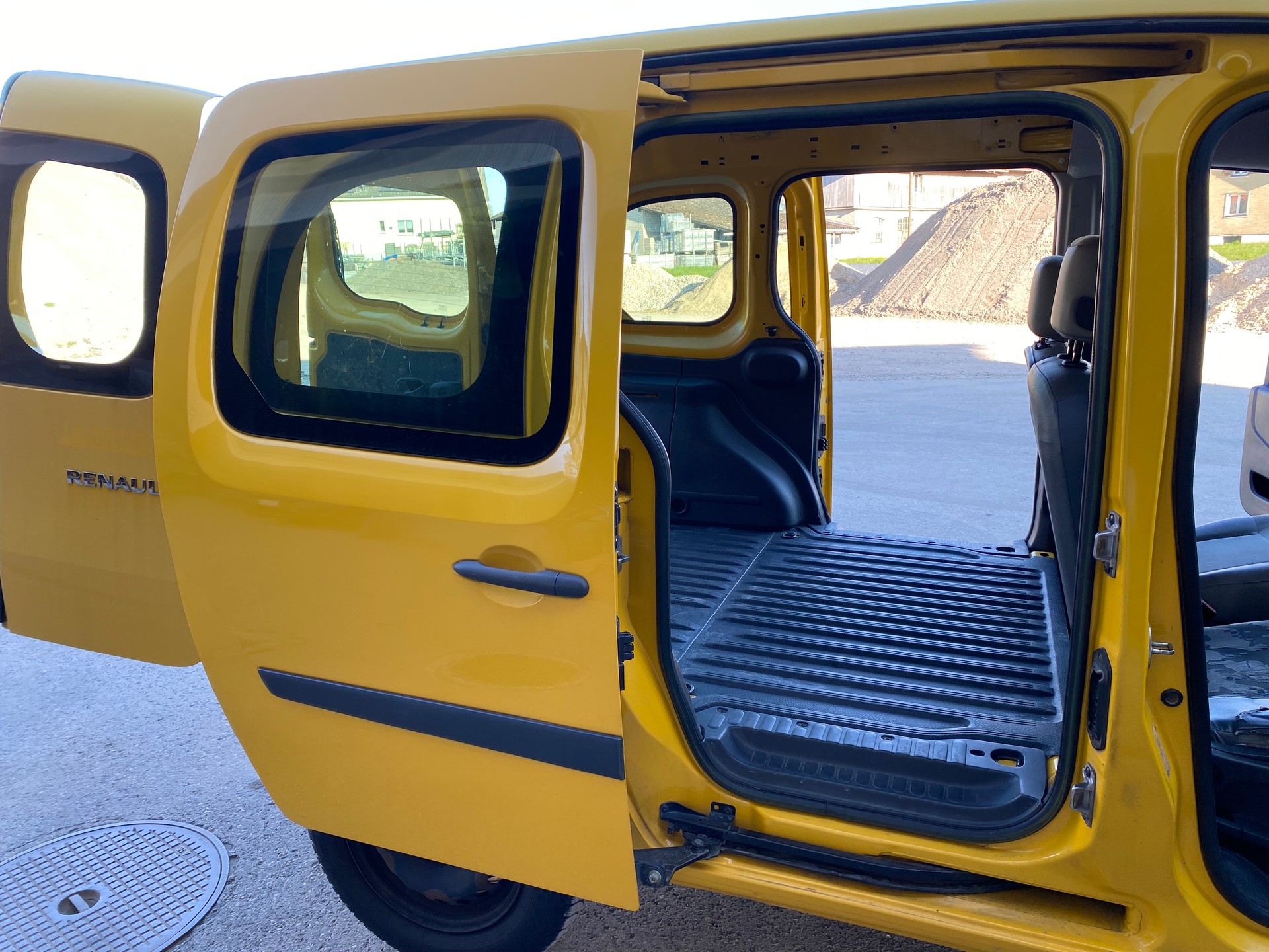 RENAULT Kangoo Medium 1.6 105 Business A-image-9