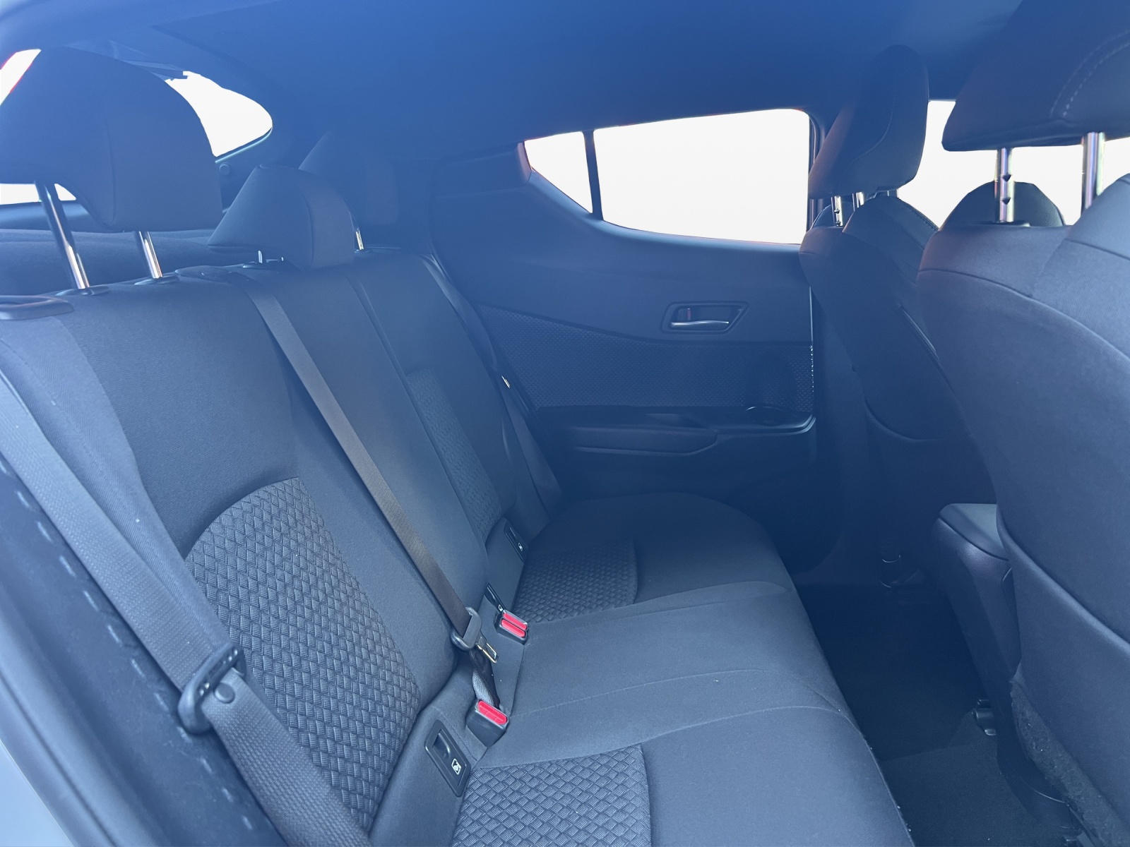 TOYOTA C-HR 1.8 HSD CVT Premium-image-15