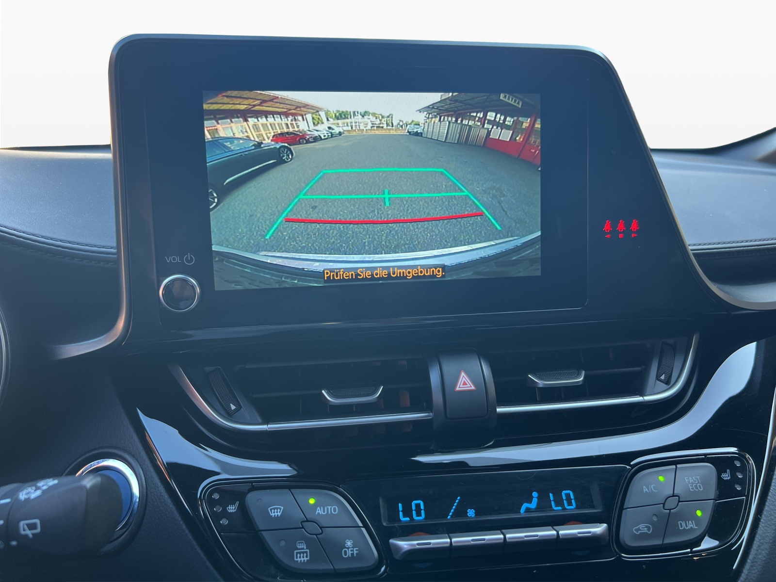 TOYOTA C-HR 1.8 HSD CVT Premium-image-9