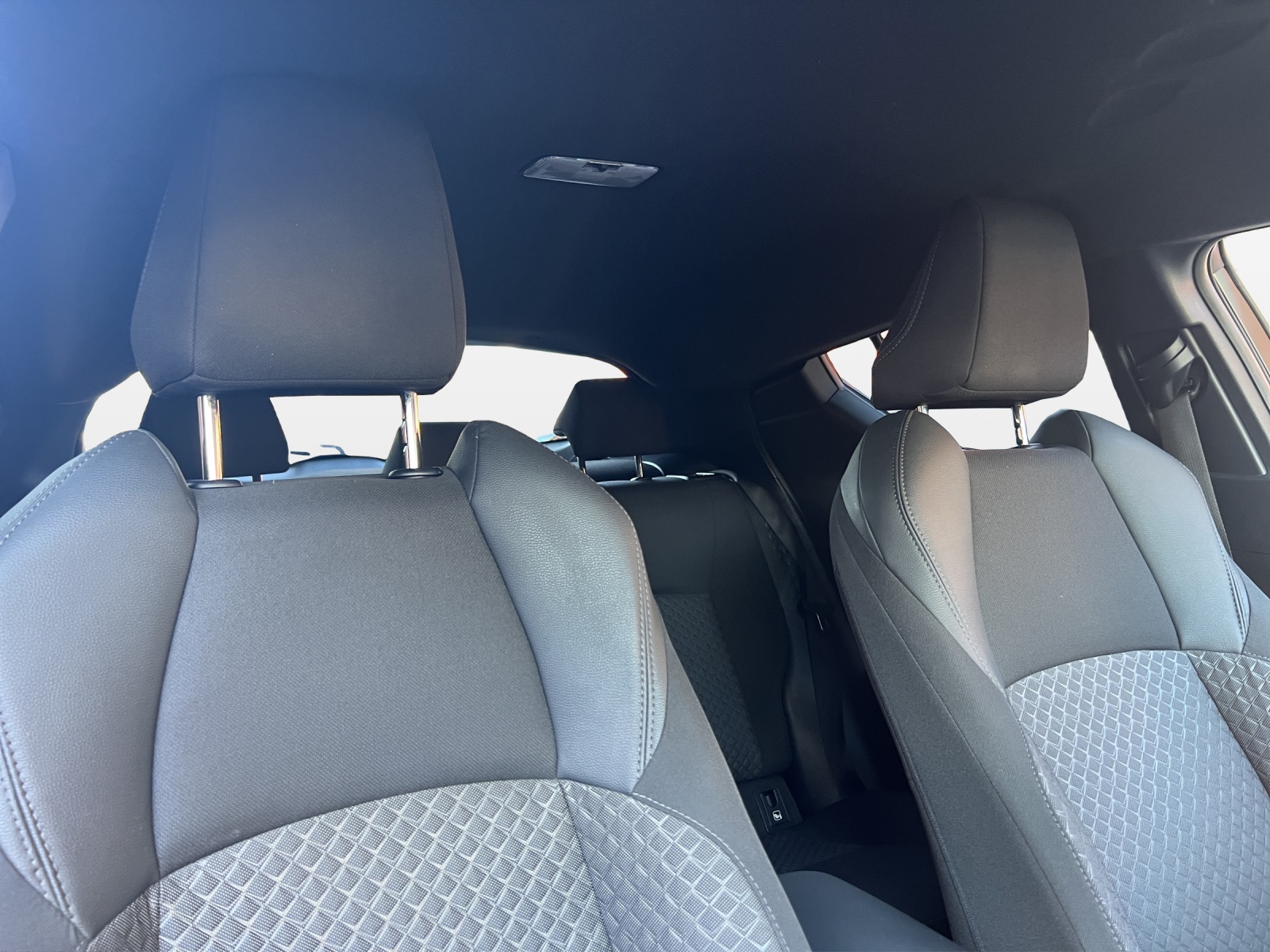 TOYOTA C-HR 1.8 HSD CVT Premium-image-12