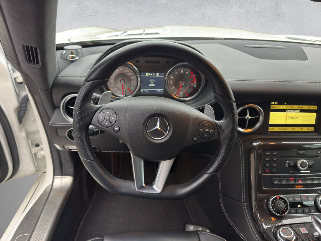 MERCEDES-BENZ SLS AMG Roadster-image-12