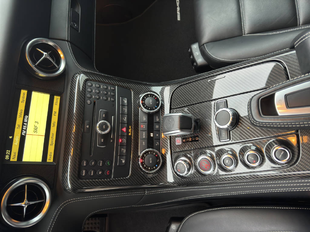 MERCEDES-BENZ SLS AMG Roadster-image-6