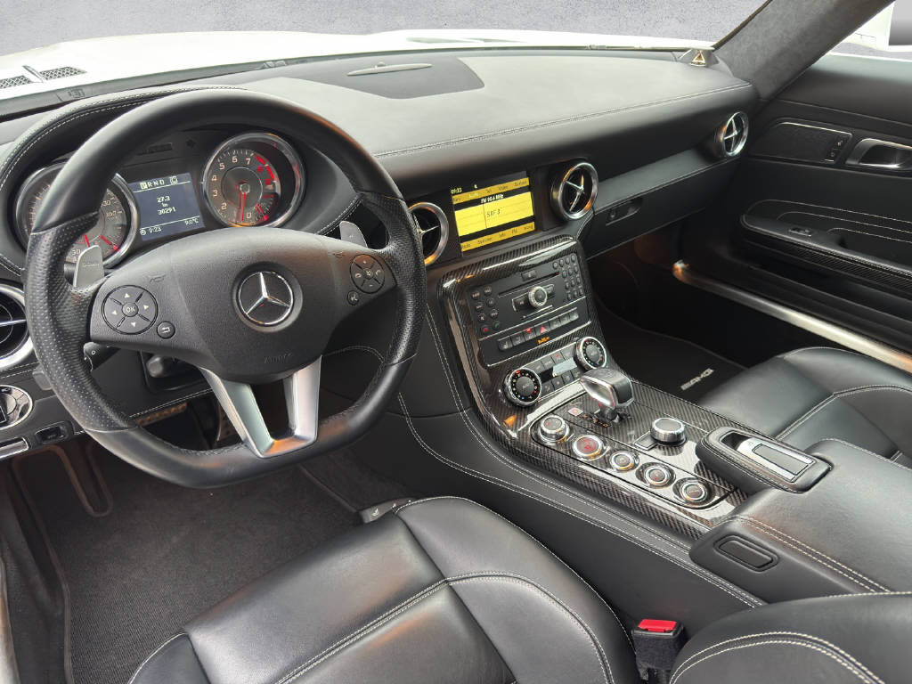 MERCEDES-BENZ SLS AMG Roadster-image-14