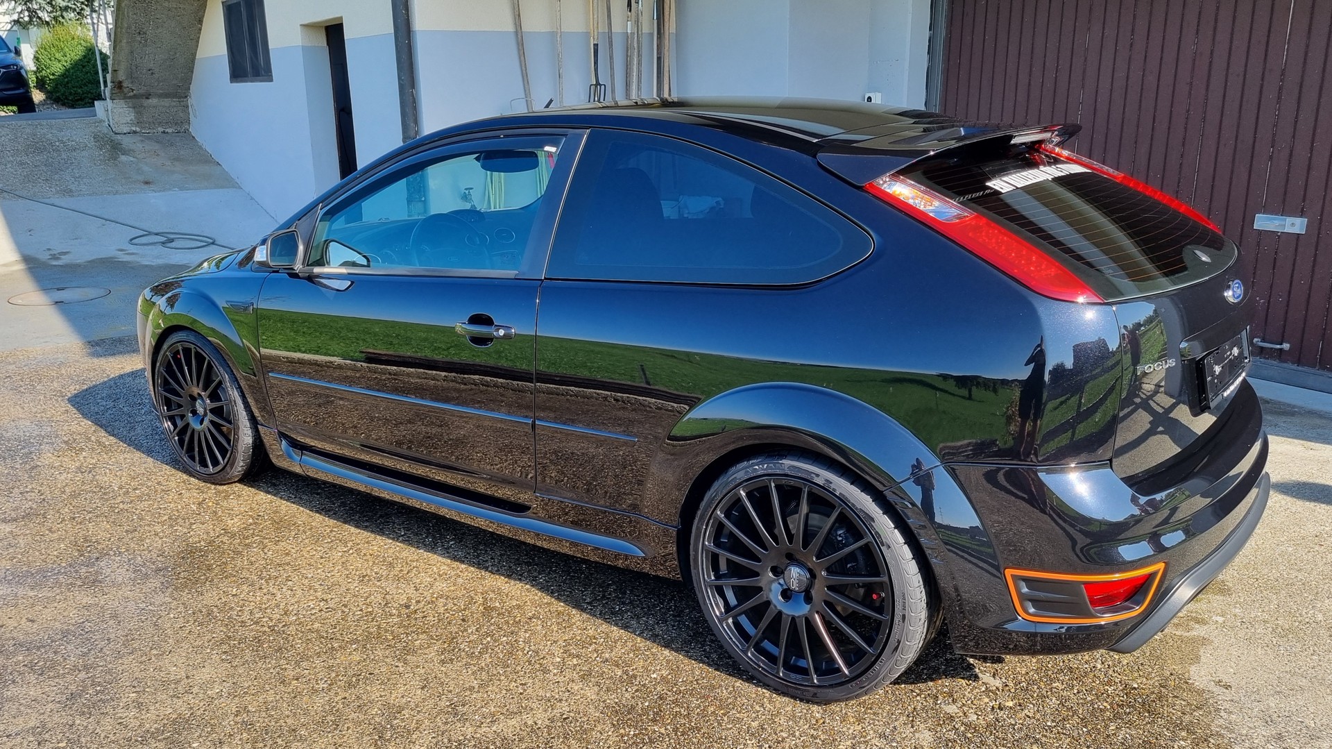 FORD Focus 2.5 Turbo ST Black Edition-image-0
