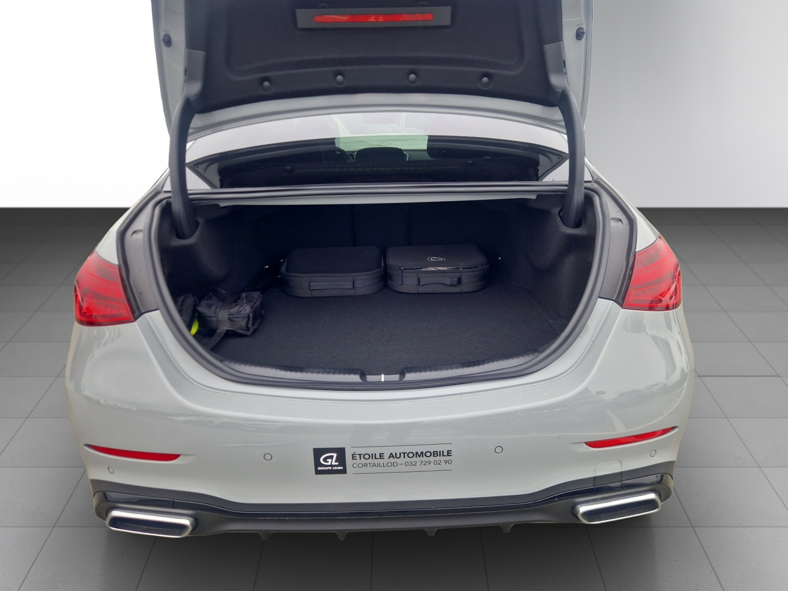 MERCEDES-BENZ C 300e 4 Matic-image-5