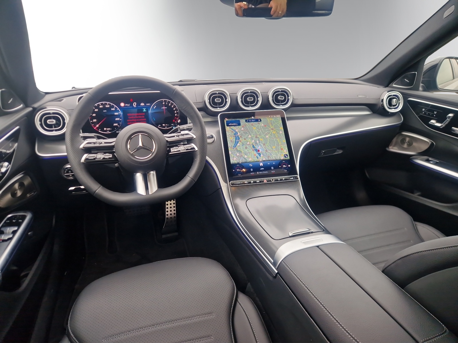 MERCEDES-BENZ C 300e 4 Matic-image-7