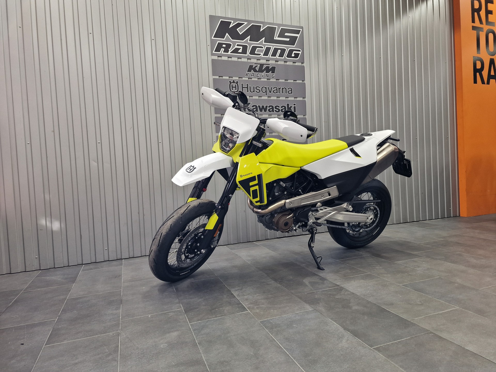 HUSQVARNA 701 Supermoto-image-4