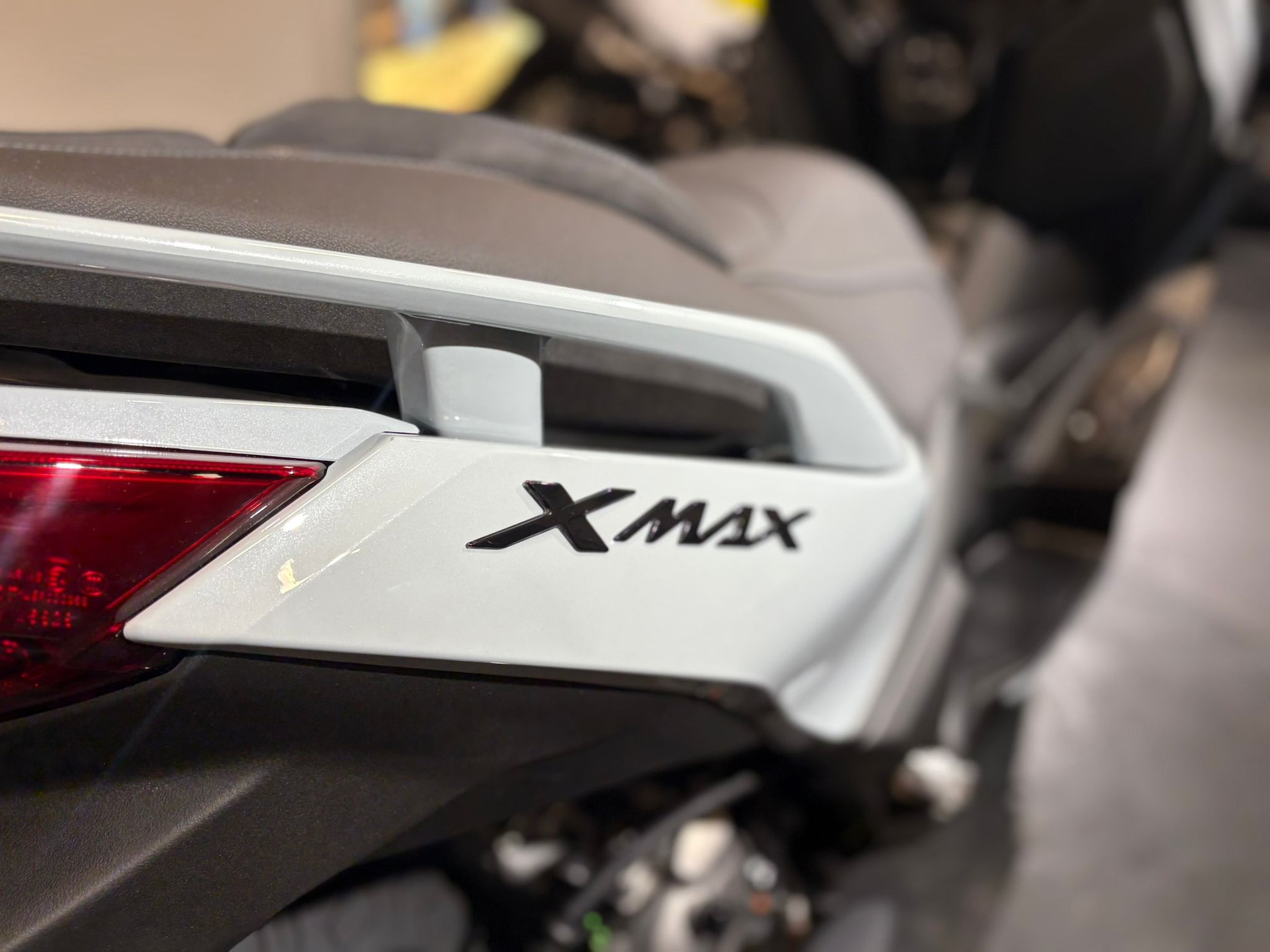 YAMAHA XMAX 300 Tech MAX+-image-9