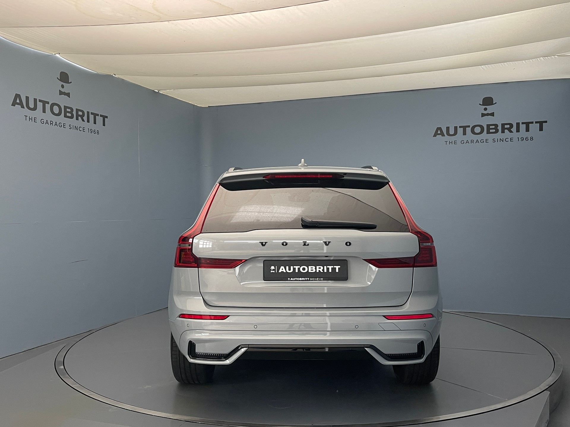 VOLVO XC60 2.0 T6 TE Black Edition eAWD-image-2