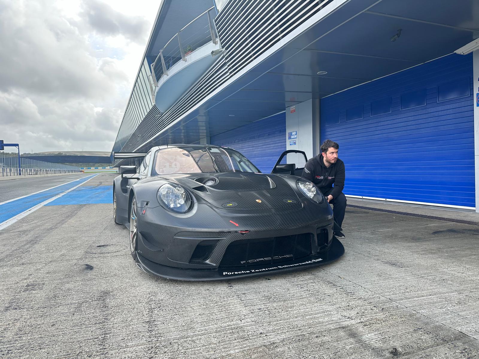 PORSCHE GT3 R-image-0