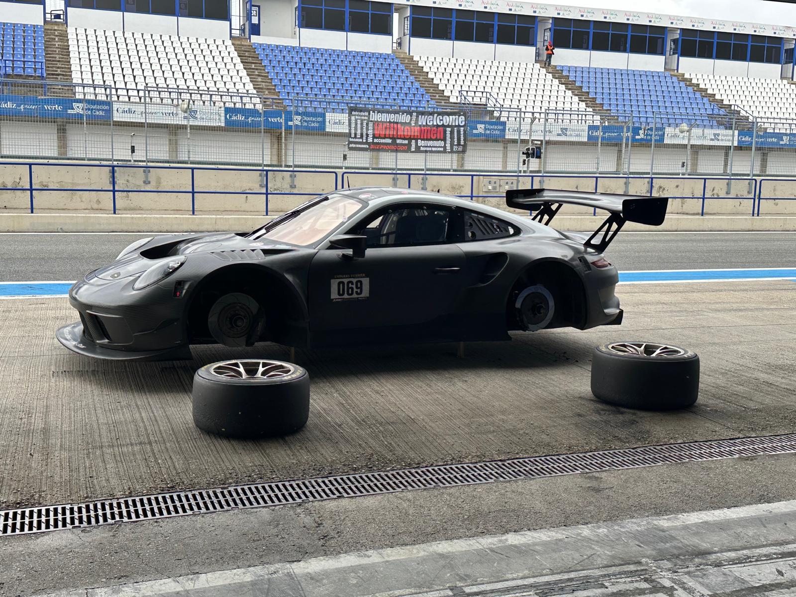 PORSCHE GT3 R-image-3