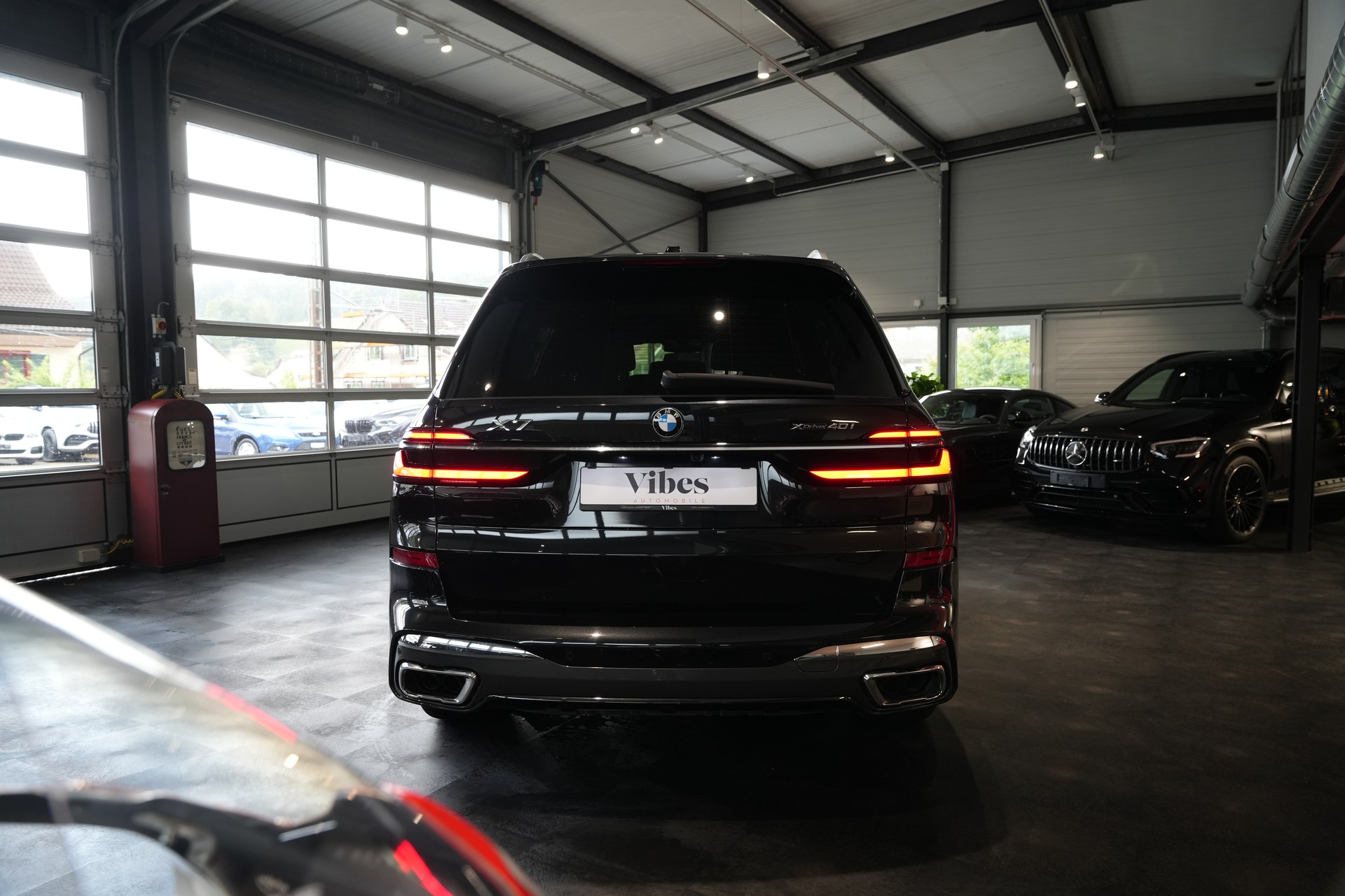 BMW X7 xDrive 48V 40i M Sport Steptronic-showroom-element-3