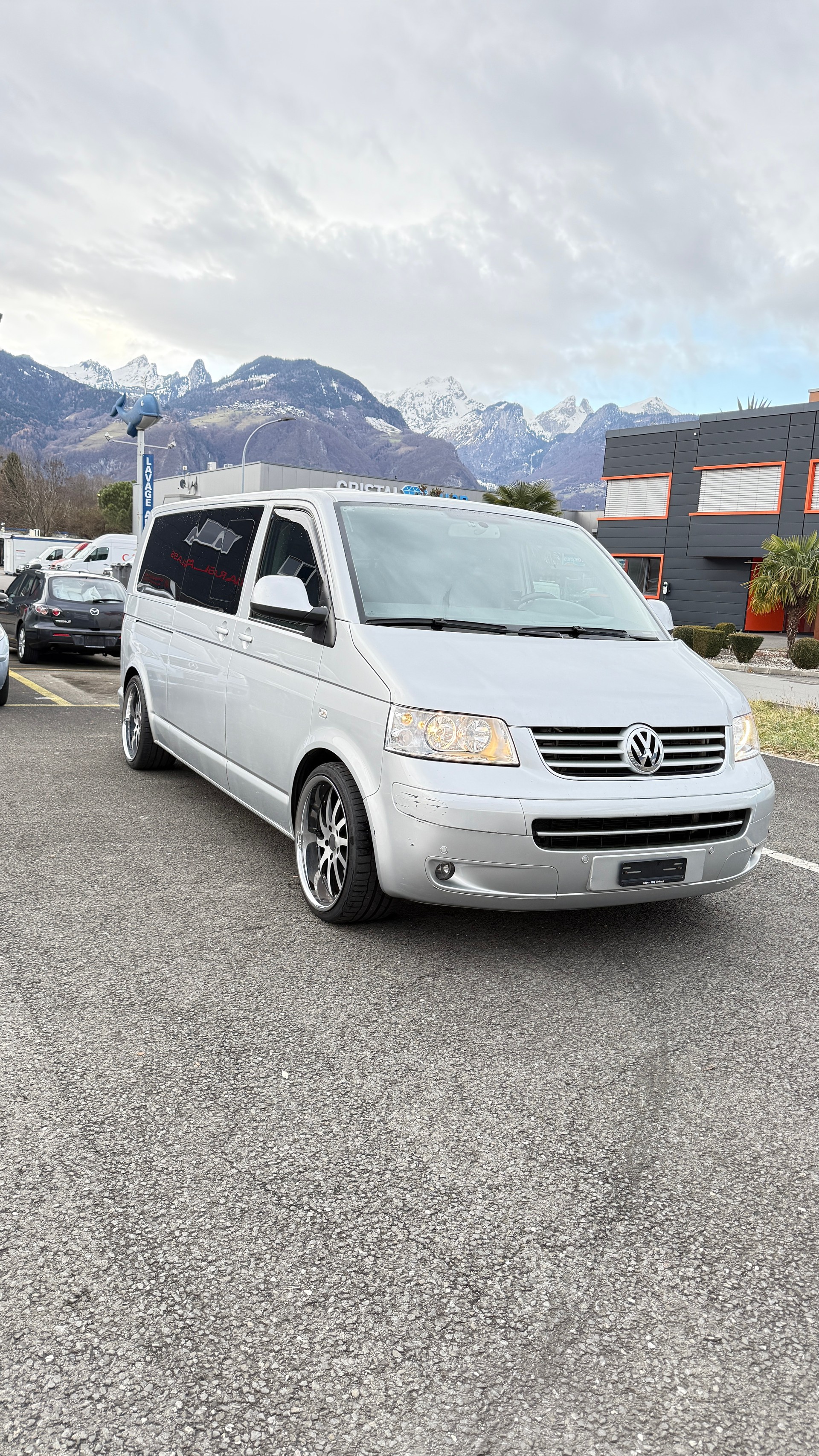 VW Caravelle-image-0