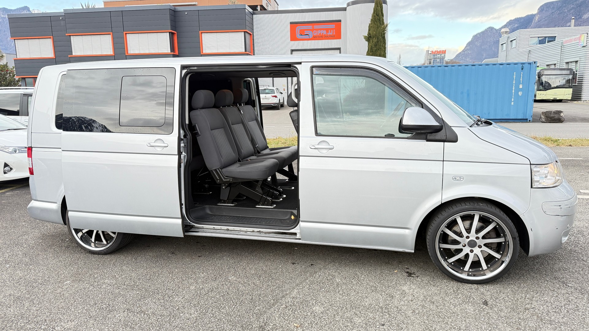 VW Caravelle-image-9
